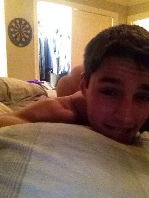teen boy self pic